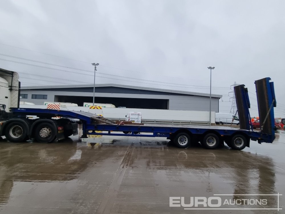 Tirsan Tri Axle Step Frame Low Loader Trailer, Neck Ramps, Out Riggers, Hydraulic Flip Toe Ramps - عربة مسطحة منخفضة نصف مقطورة: صور 2 Tirsan Tri Axle Step Frame Low Loader Trailer, Neck Ramps, Out Riggers, Hydraulic Flip Toe Ramps - عربة مسطحة منخفضة نصف مقطورة: صور 2