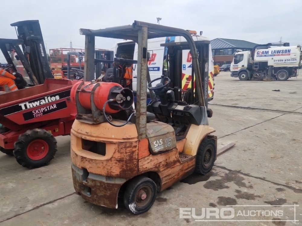Toyota 42-7FGF15 - رافعة شوكية تعمل بالغاز: صور 5 Toyota 42-7FGF15 - رافعة شوكية تعمل بالغاز: صور 5