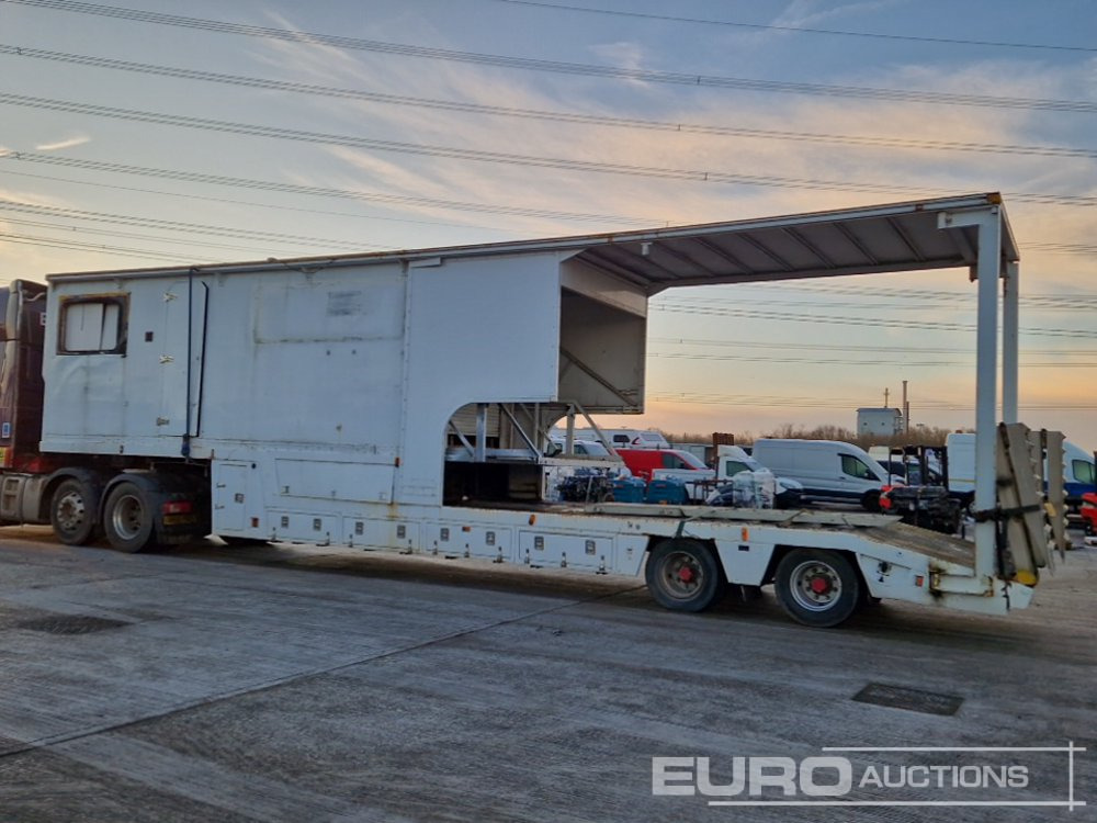 Twin Axle Step Frame Racing Team Hospitality Trailer, Ramps - شاحنة نقل سيارات نصف مقطورة: صور 2 Twin Axle Step Frame Racing Team Hospitality Trailer, Ramps - شاحنة نقل سيارات نصف مقطورة: صور 2