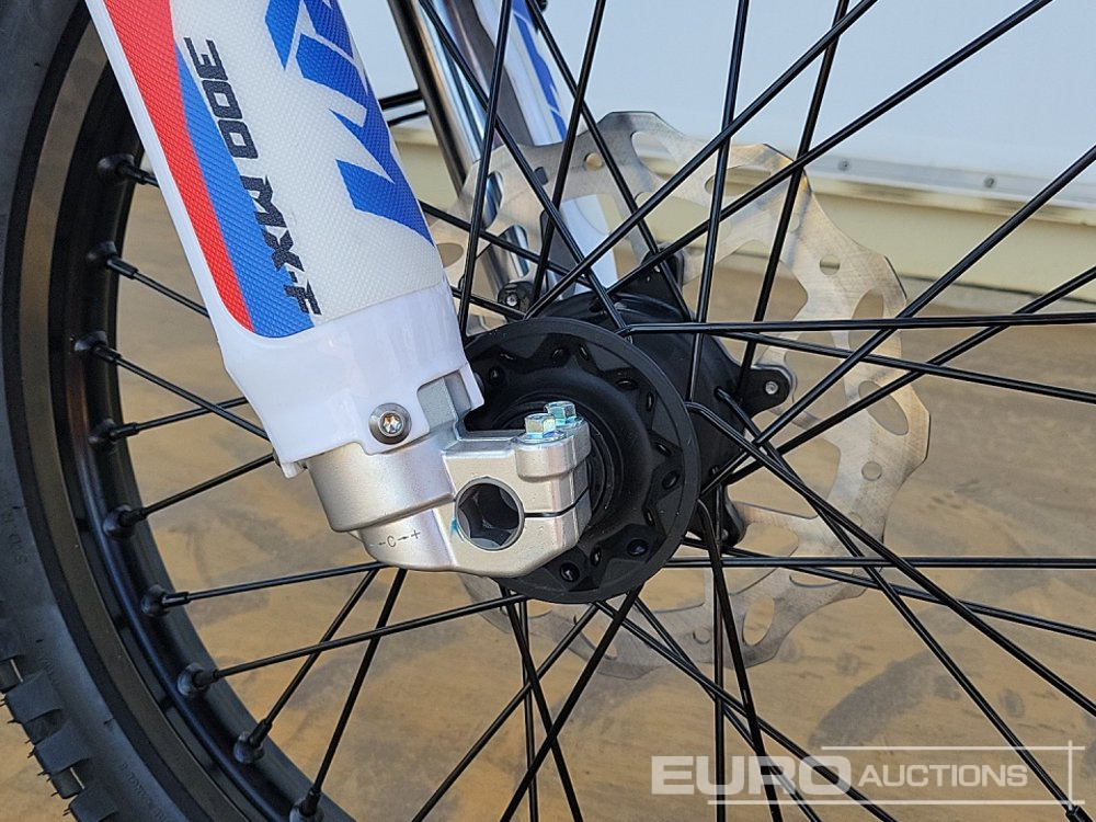 دراجة بخارية Unused 2025 Apollo Storm: صور 16