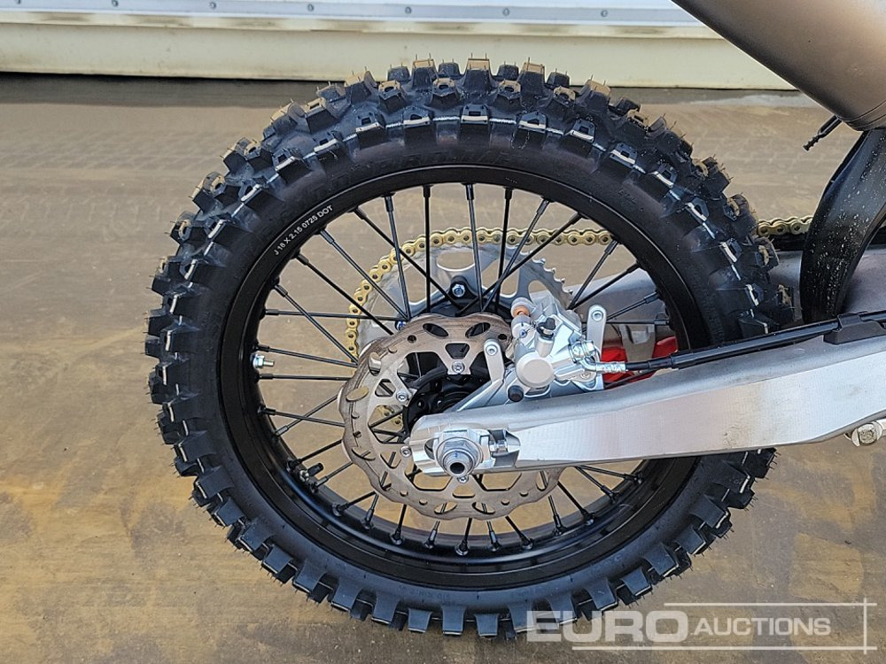 دراجة بخارية Unused 2025 Apollo Storm: صور 12