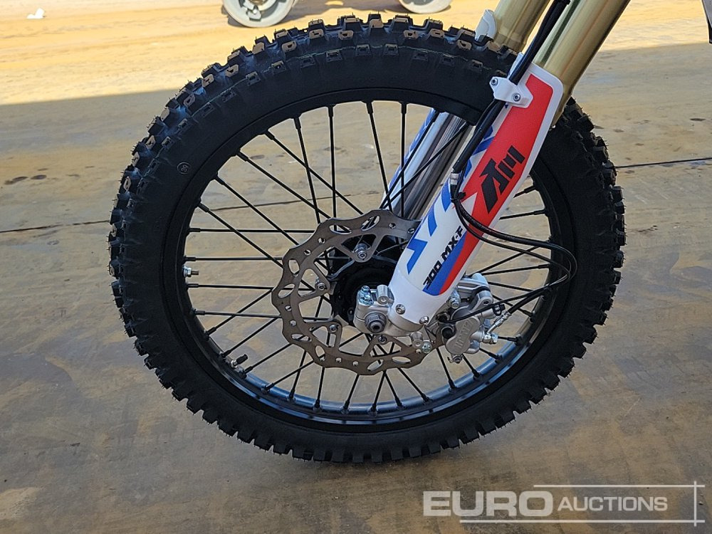 دراجة بخارية Unused 2025 Apollo Storm: صور 10