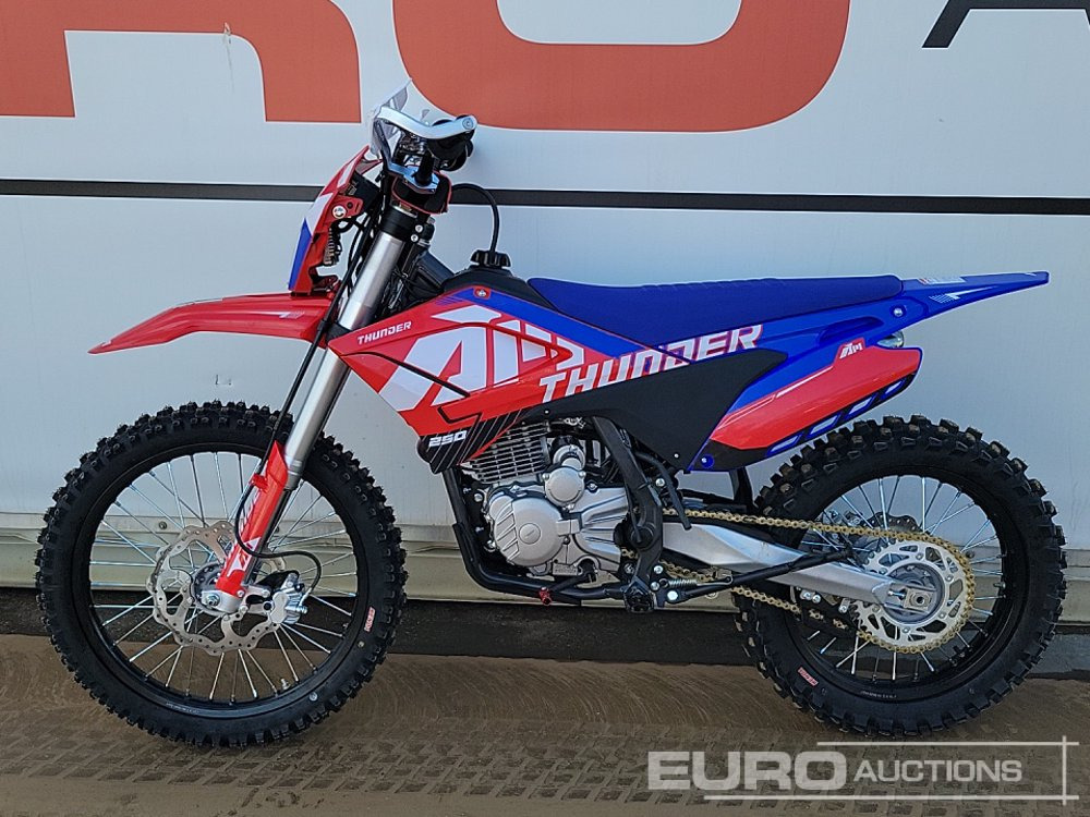 Unused 2025 Apollo Thunder 250cc Motorcross Bike, 21" Front, 18" Rear Tyres, Electric Start, Air Cooled, Hydraulic Suspension, Disc Brakes, Lighting Kit (UNASSEMBLED) - دراجة بخارية: صور 2 Unused 2025 Apollo Thunder 250cc Motorcross Bike, 21" Front, 18" Rear Tyres, Electric Start, Air Cooled, Hydraulic Suspension, Disc Brakes, Lighting Kit (UNASSEMBLED) - دراجة بخارية: صور 2