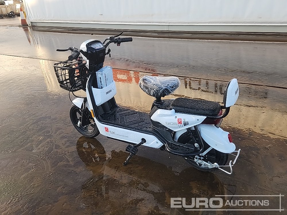 Unused 2025 SK8 Electric Bicycle - عربة جولف: صور 3 Unused 2025 SK8 Electric Bicycle - عربة جولف: صور 3