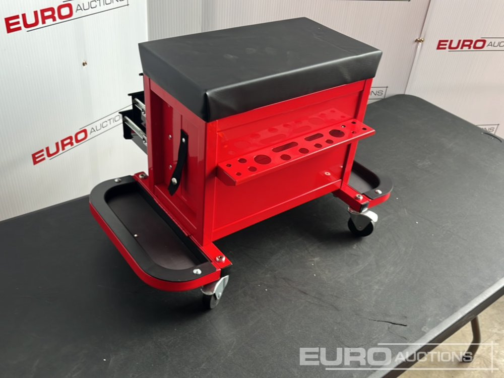 Unused Boss Wheeled Stool Tool Box, 3 Drawers, Magnetic Trays - معدات الورش: صور 4 Unused Boss Wheeled Stool Tool Box, 3 Drawers, Magnetic Trays - معدات الورش: صور 4