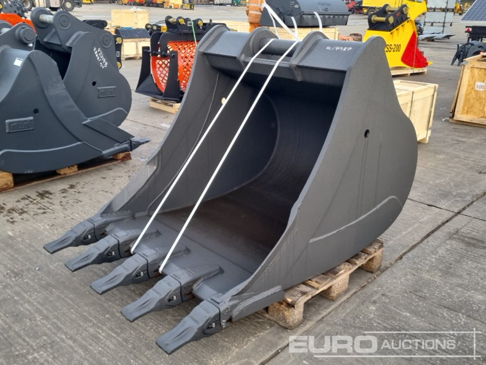 Unused CNH 44" Scoop Bucket 80mm Pin to suit 20 Ton Excavator - بكت: صور 1 Unused CNH 44" Scoop Bucket 80mm Pin to suit 20 Ton Excavator - بكت: صور 1