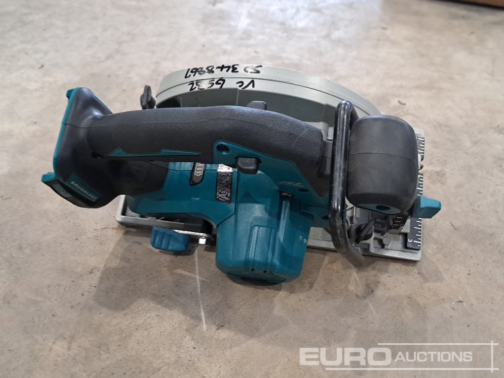 Unused Makita 18v XSH03 Circlar Saw (Body Only) - معدات البناء: صور 4 Unused Makita 18v XSH03 Circlar Saw (Body Only) - معدات البناء: صور 4