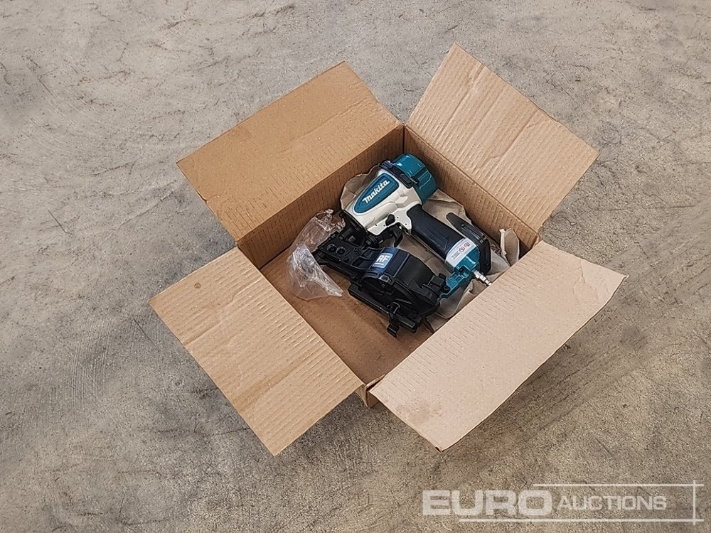 Unused Makita AN454 Pneumatic Nailer (Body Only) - معدات البناء: صور 4 Unused Makita AN454 Pneumatic Nailer (Body Only) - معدات البناء: صور 4