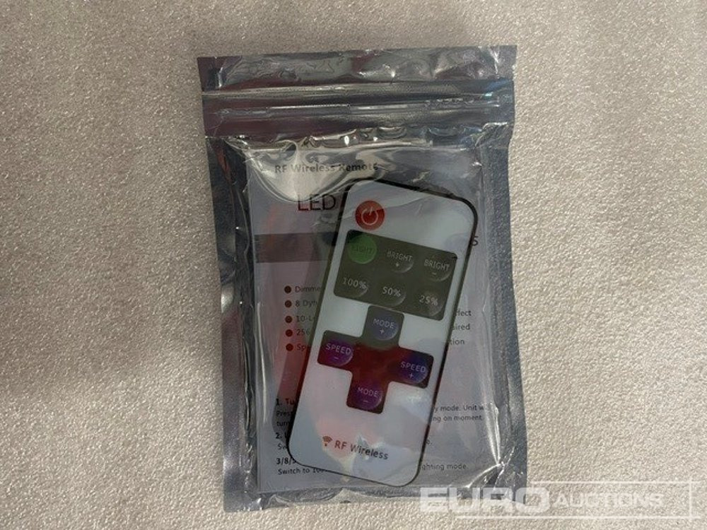 Unused Manchester United LED Neon Sign - معدات الورش: صور 3 Unused Manchester United LED Neon Sign - معدات الورش: صور 3