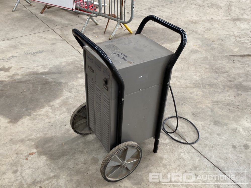 Woods 240 Volt Dehumidifier - معدات الورش: صور 4 Woods 240 Volt Dehumidifier - معدات الورش: صور 4