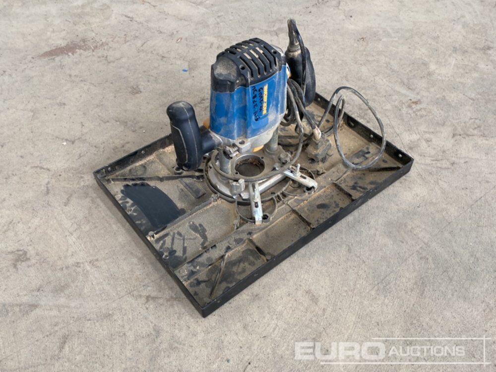 Workzone 240 Volt Table Router - معدات البناء: صور 1 Workzone 240 Volt Table Router - معدات البناء: صور 1
