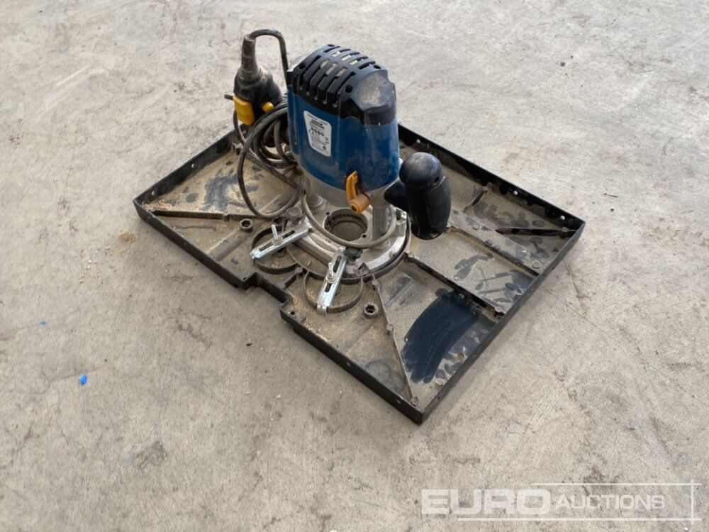 Workzone 240 Volt Table Router - معدات البناء: صور 4 Workzone 240 Volt Table Router - معدات البناء: صور 4