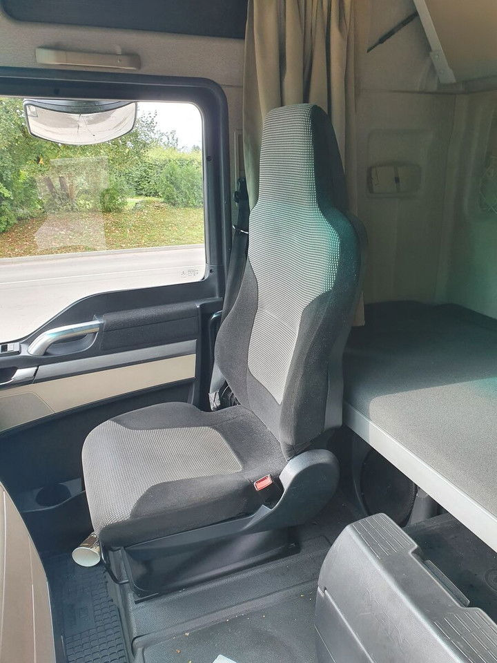 شاحنة جرار MAN TGA 18.460: صور 23