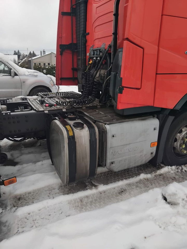 Volvo FH 460 LNG - شاحنة جرار: صور 5 Volvo FH 460 LNG - شاحنة جرار: صور 5