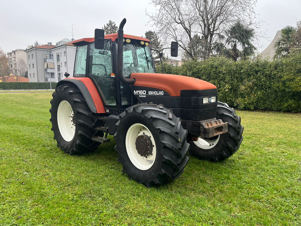 Trattore usato New Holland M160 - جرار: صور 5 Trattore usato New Holland M160 - جرار: صور 5