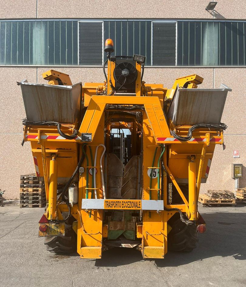 Vendemmiatrice usata Grégoire G60I - آلات الحصاد للعنب: صور 2 Vendemmiatrice usata Grégoire G60I - آلات الحصاد للعنب: صور 2