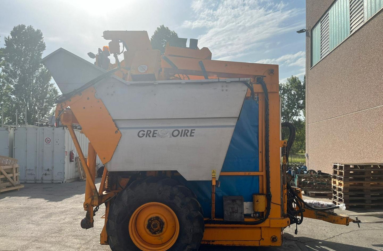 Vendemmiatrice usata Grégoire G60I - آلات الحصاد للعنب: صور 3 Vendemmiatrice usata Grégoire G60I - آلات الحصاد للعنب: صور 3