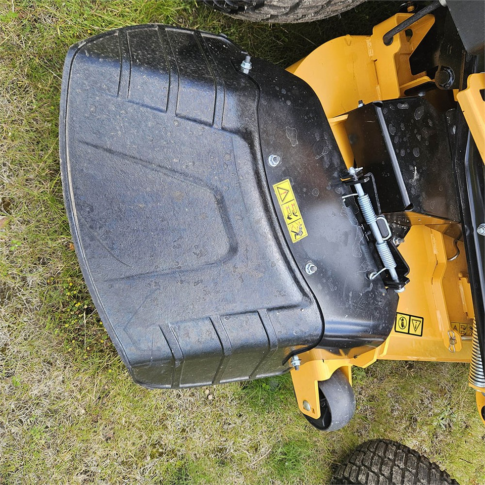 ABC Cub Cadet XZ8 Zero Turn إيجار ABC Cub Cadet XZ8 Zero Turn: صور 12
