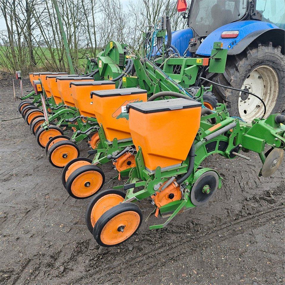 Amazone ED 602-K - آلات البذر والغرس والشتل: صور 2 Amazone ED 602-K - آلات البذر والغرس والشتل: صور 2