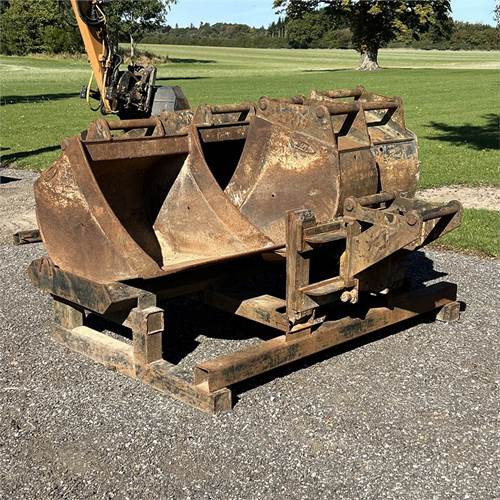 حفارة مصغرة Case CX90D: صور 47 حفارة مصغرة Case CX90D: صور 47