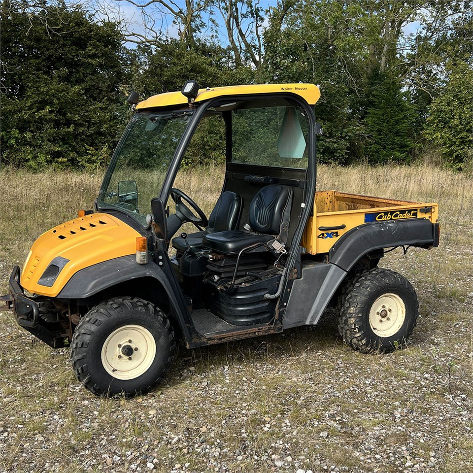 Cub Cadet 4x4 - سيارة بلدية: صور 1 Cub Cadet 4x4 - سيارة بلدية: صور 1