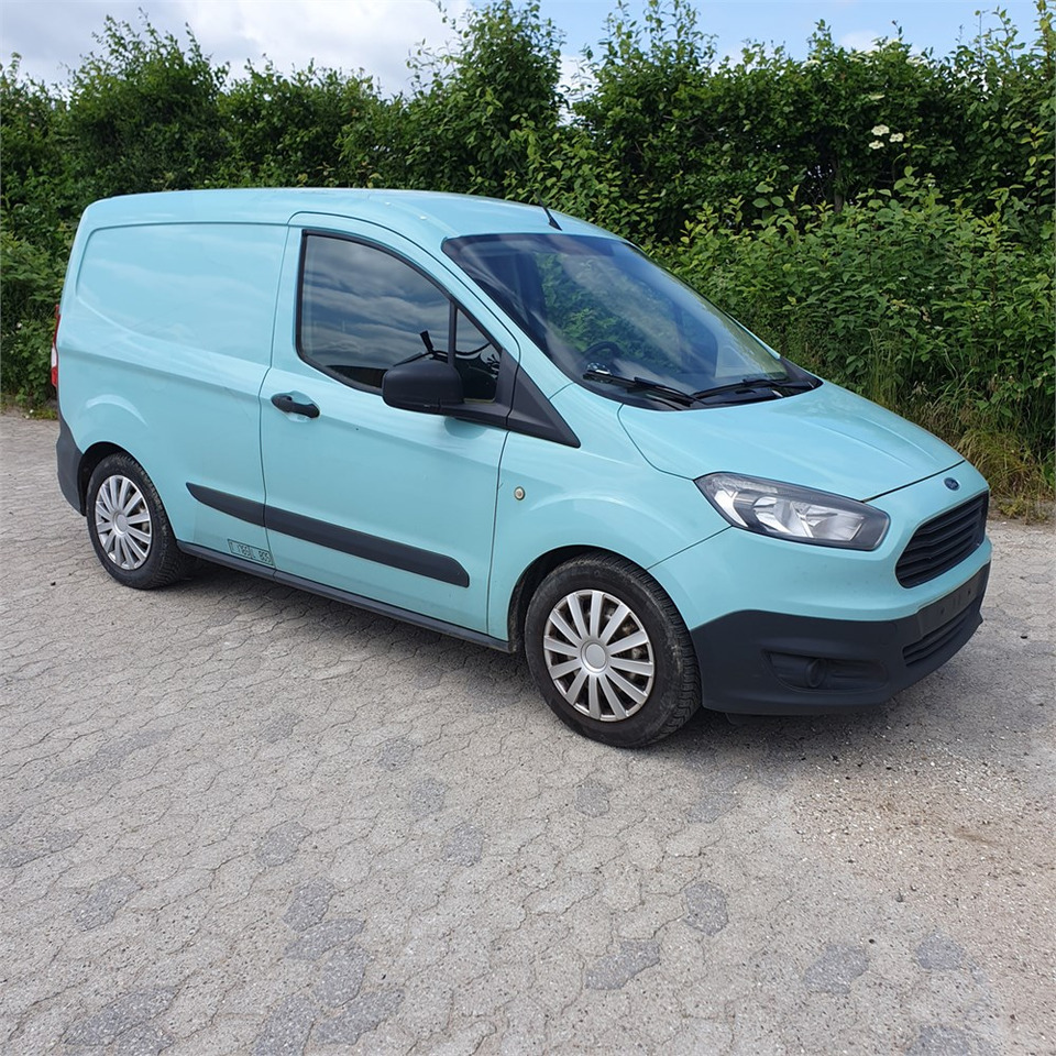 Ford Transit Courier - فان المدمجة: صور 4 Ford Transit Courier - فان المدمجة: صور 4