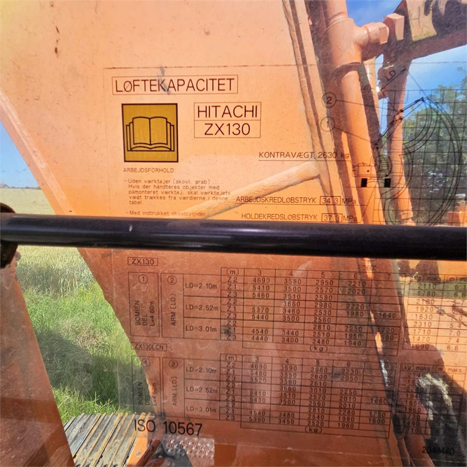 حفارات زحافة Hitachi ZX130 LCN Zaxis: صور 18