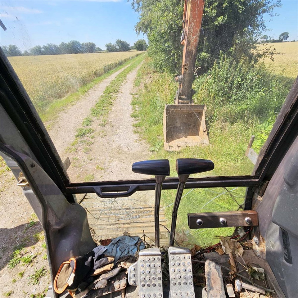 حفارات زحافة Hitachi ZX130 LCN Zaxis: صور 16
