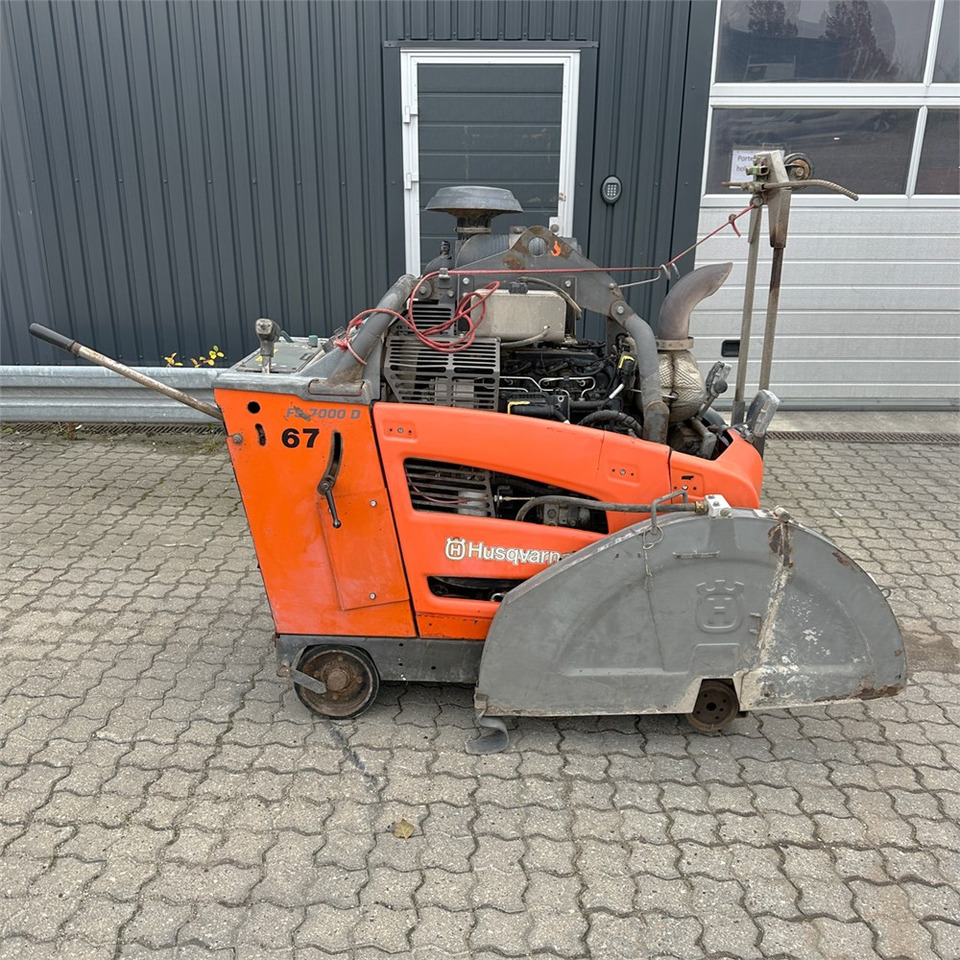 Husqvarna FS7000 D - معدات الخرسانة: صور 2 Husqvarna FS7000 D - معدات الخرسانة: صور 2