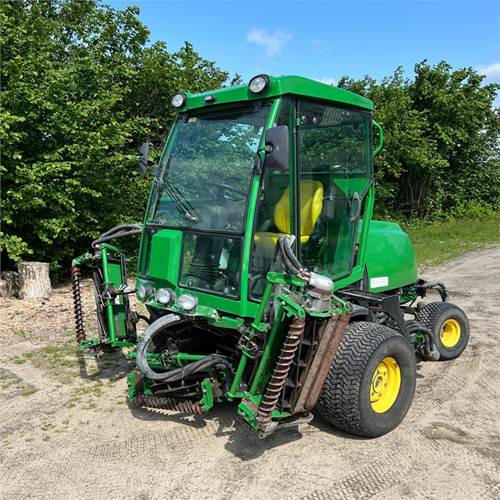 John Deere 8700 PC FM - جزازة المروج: صور 1 John Deere 8700 PC FM - جزازة المروج: صور 1