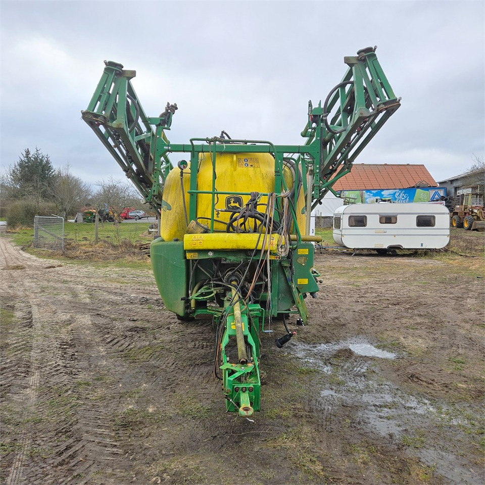 John Deere TRSP 740/25 - آلة الرش: صور 3 John Deere TRSP 740/25 - آلة الرش: صور 3