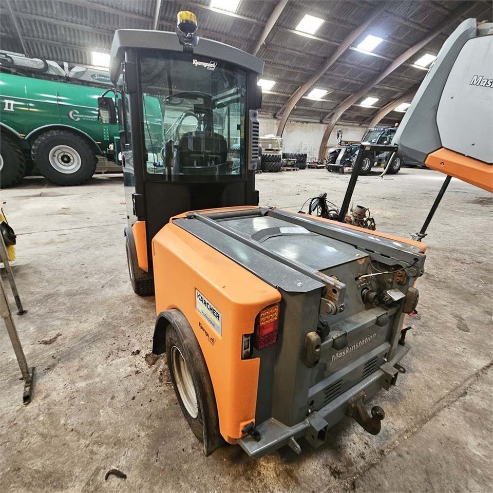 Kärcher PF-C MIC42 - سيارة بلدية: صور 5 Kärcher PF-C MIC42 - سيارة بلدية: صور 5