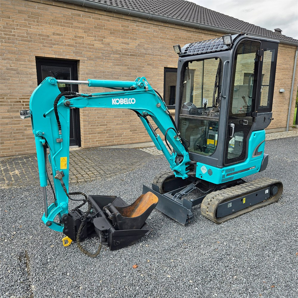 Kobelco SK17 SR-3 - حفارة مصغرة: صور 2 Kobelco SK17 SR-3 - حفارة مصغرة: صور 2