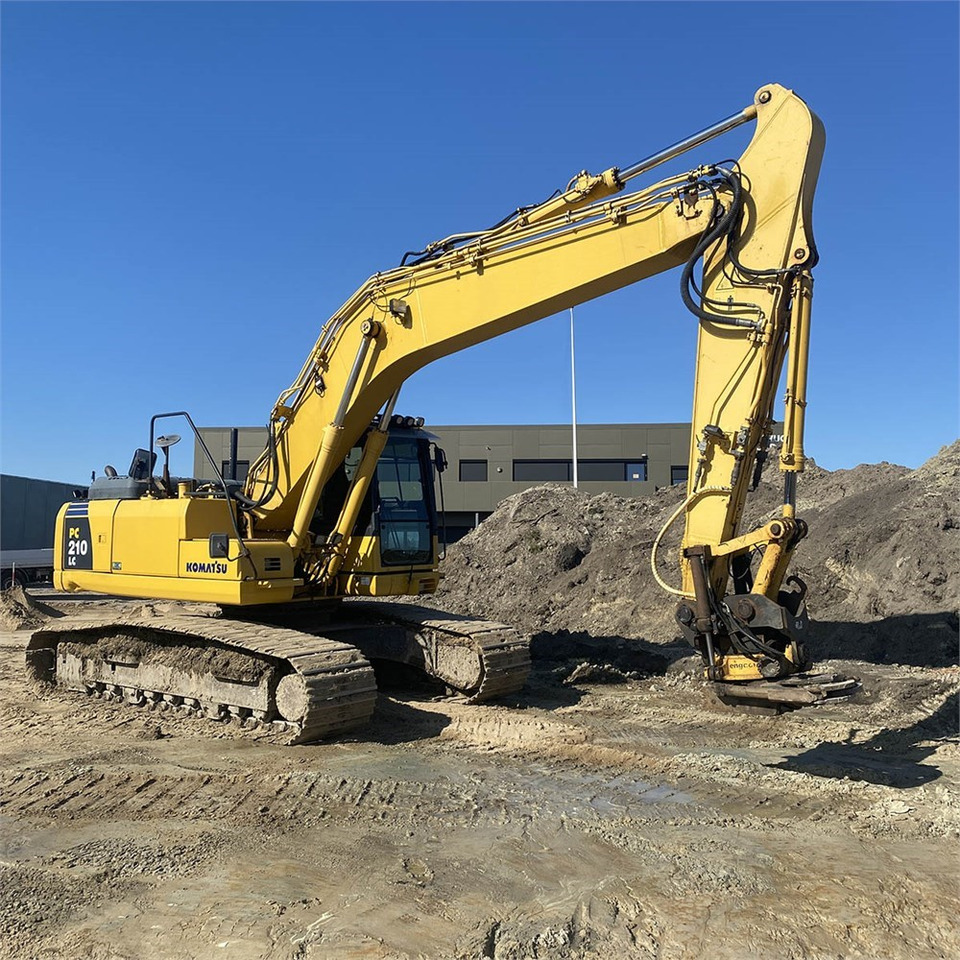 Komatsu PC210 LC-8K - حفارات زحافة: صور 5 Komatsu PC210 LC-8K - حفارات زحافة: صور 5