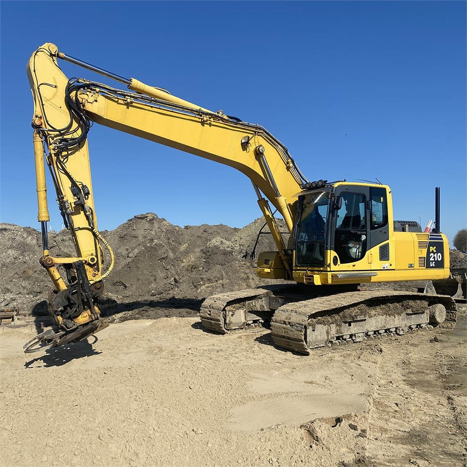 Komatsu PC210 LC-8K - حفارات زحافة: صور 1 Komatsu PC210 LC-8K - حفارات زحافة: صور 1