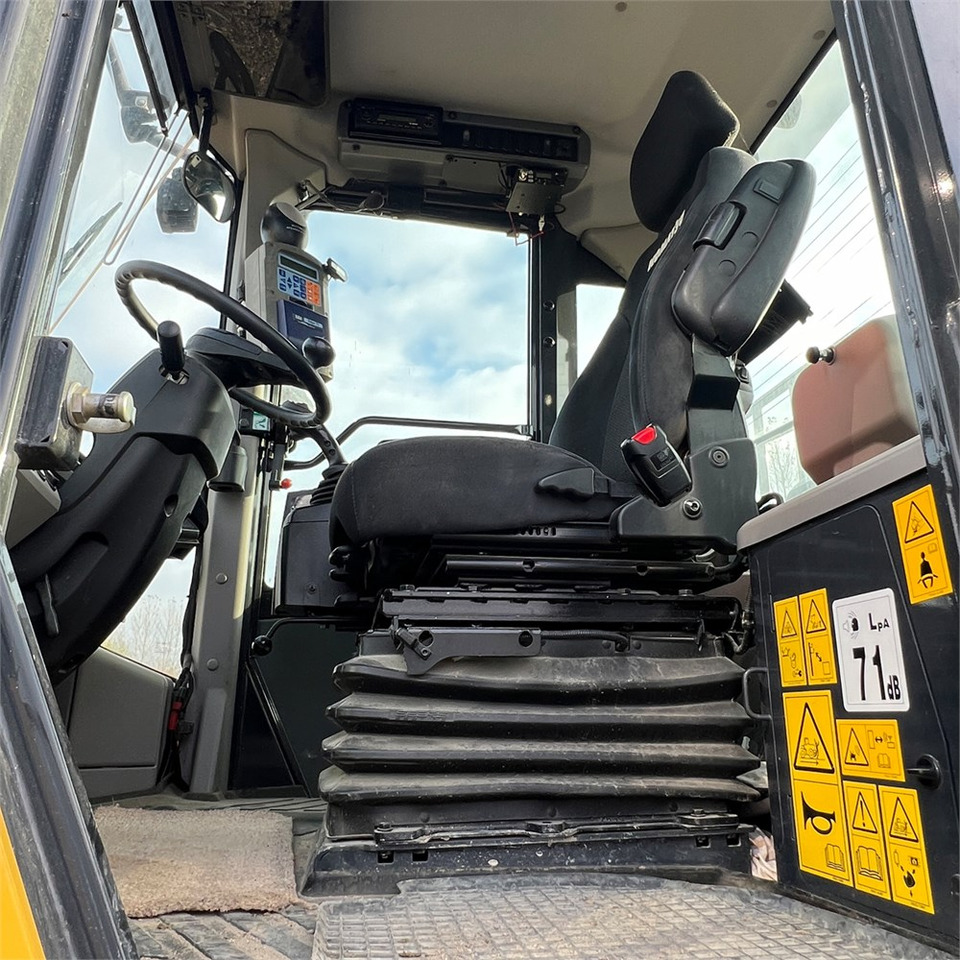 اللودر بعجل Komatsu WA480-8: صور 15