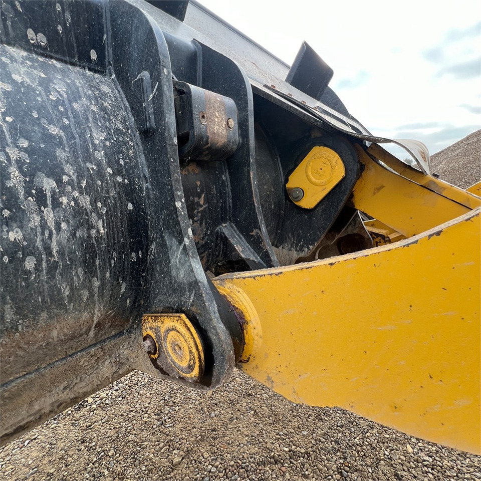 اللودر بعجل Komatsu WA480-8: صور 28