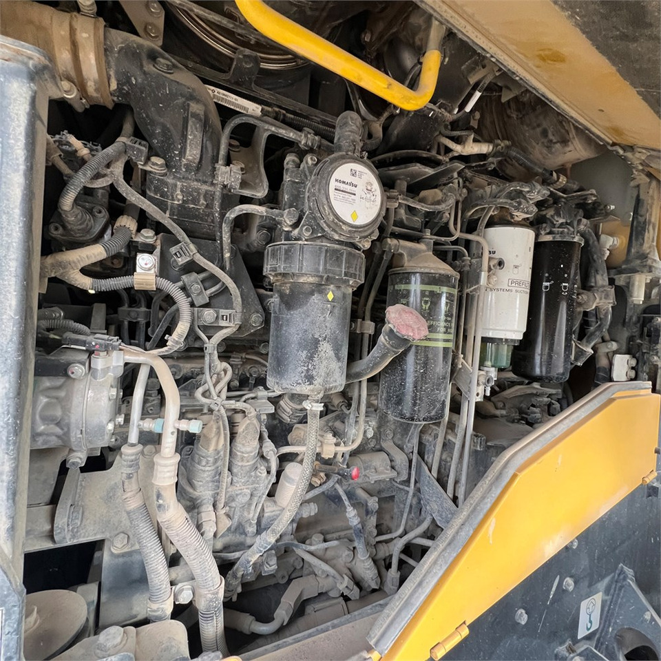 اللودر بعجل Komatsu WA480-8: صور 33
