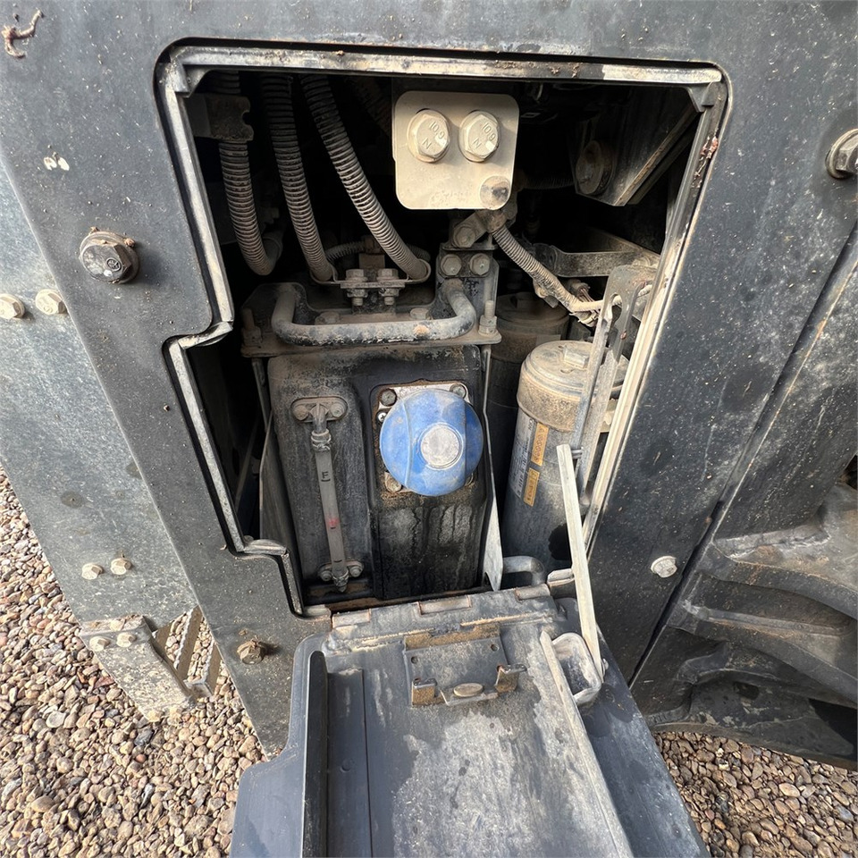 اللودر بعجل Komatsu WA480-8: صور 35