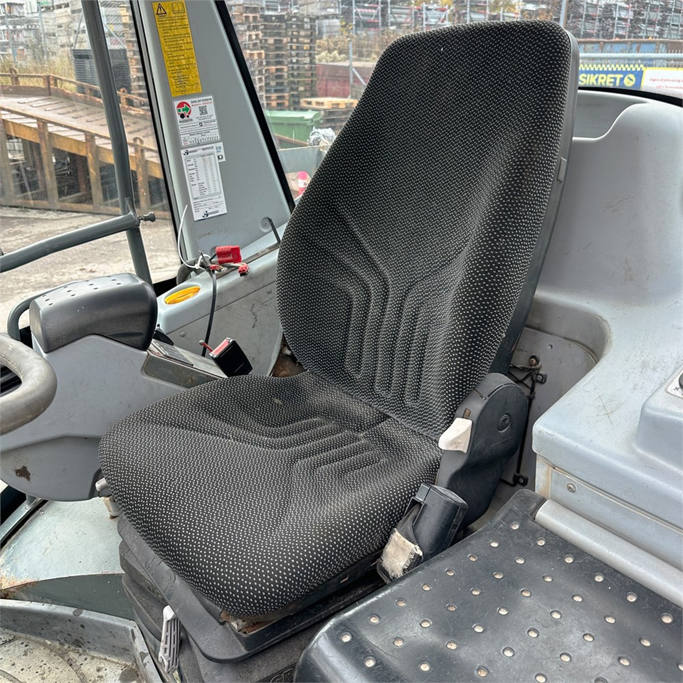 Kramer 380 إيجار Kramer 380: صور 13 Kramer 380 إيجار Kramer 380: صور 13