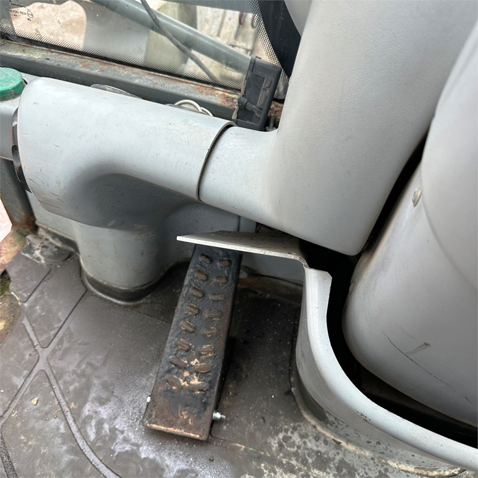 Kramer 380 إيجار Kramer 380: صور 23 Kramer 380 إيجار Kramer 380: صور 23