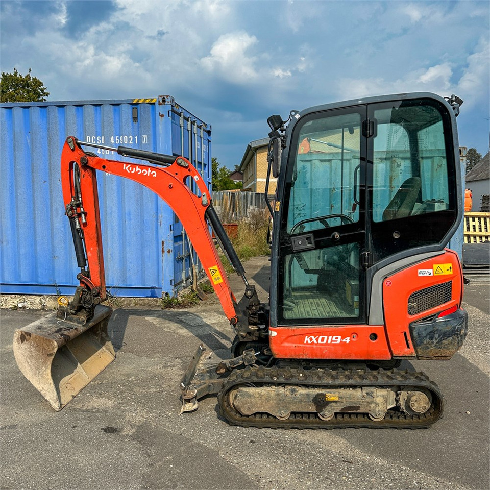 Kubota KX019-4 - حفارة مصغرة: صور 2 Kubota KX019-4 - حفارة مصغرة: صور 2