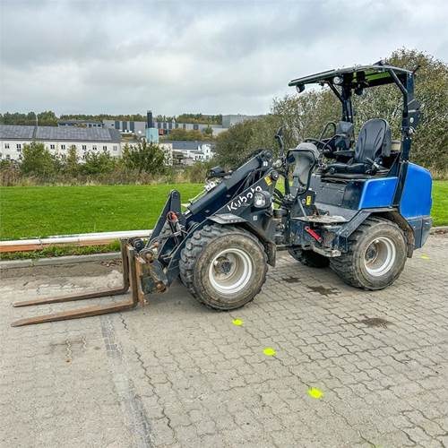 Kubota RT 260-2 - اللودر بعجل: صور 1 Kubota RT 260-2 - اللودر بعجل: صور 1