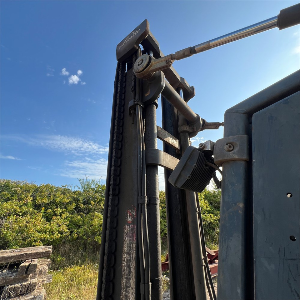 رافعة شوكية Linde H35D: صور 25 رافعة شوكية Linde H35D: صور 25