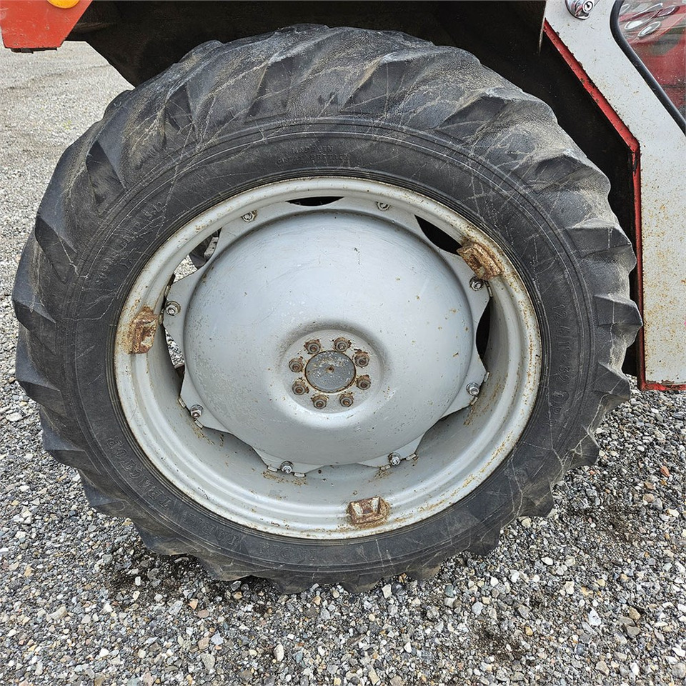 جرار Massey Ferguson MF135: صور 43