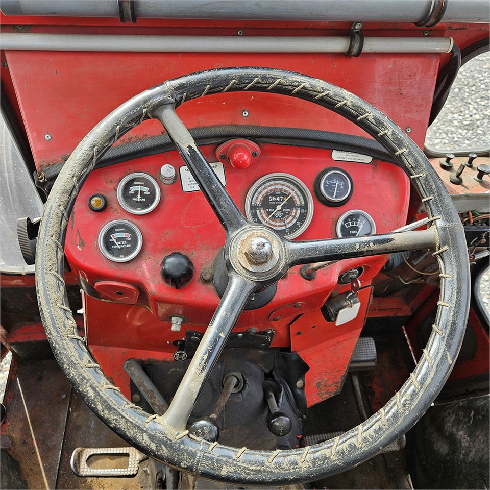 جرار Massey Ferguson MF135: صور 12