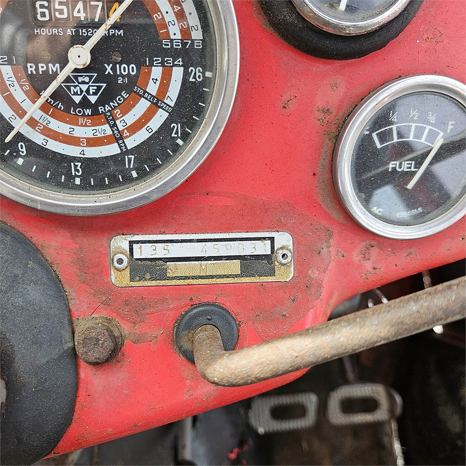 جرار Massey Ferguson MF135: صور 16