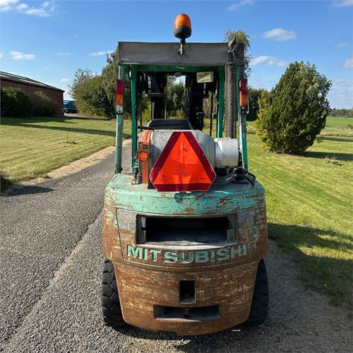 Mitsubishi FG30T - رافعة شوكية: صور 5 Mitsubishi FG30T - رافعة شوكية: صور 5