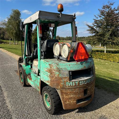 Mitsubishi FG30T - رافعة شوكية: صور 4 Mitsubishi FG30T - رافعة شوكية: صور 4