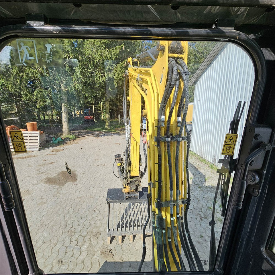 حفارة مصغرة New Holland E26C: صور 18